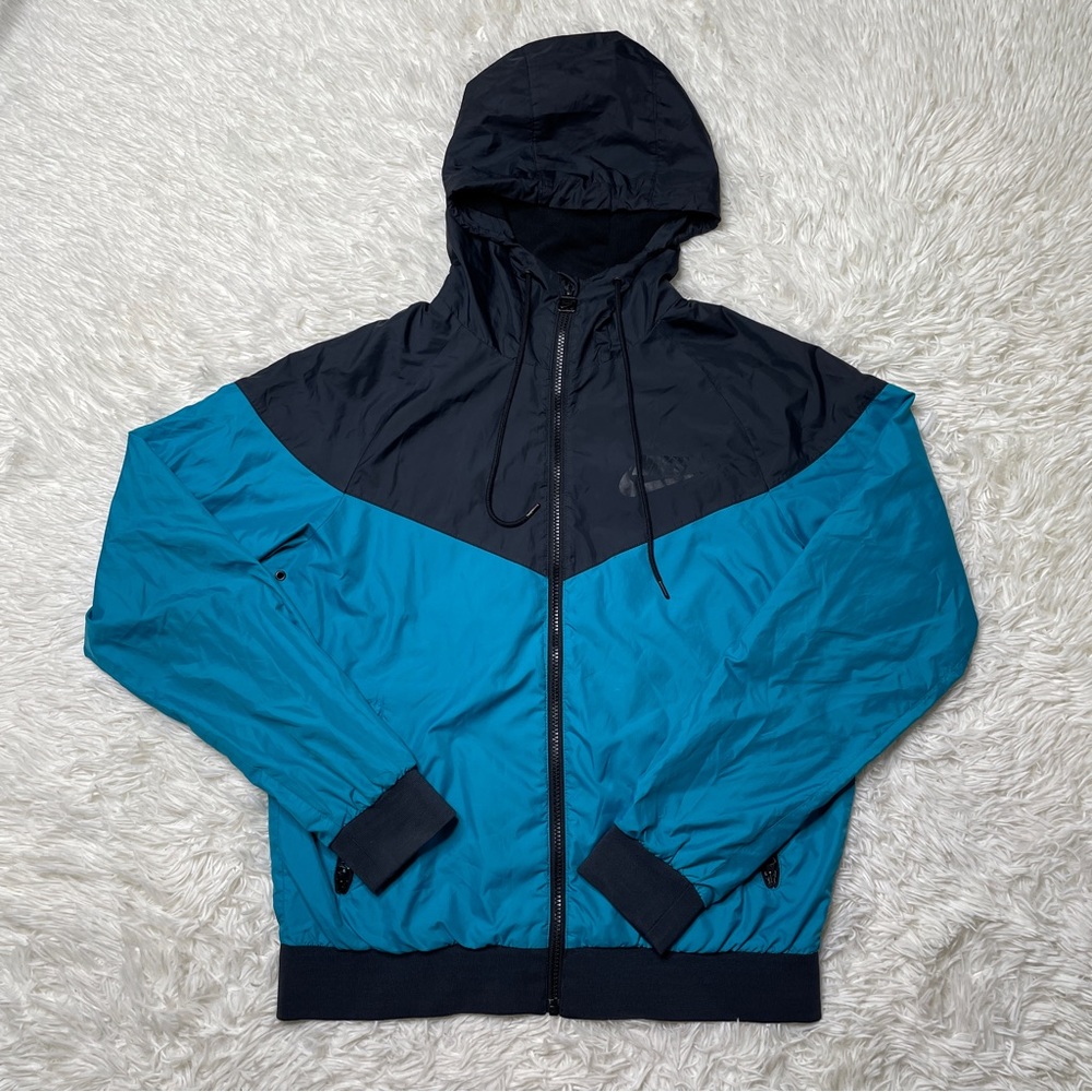 Womens Nike hoodie wind breaker  M